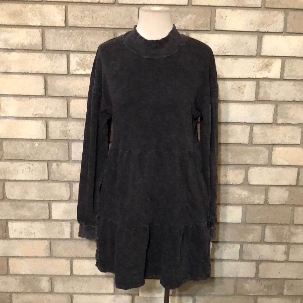 3for$20 NWT black fade wash Long top size small runs a bit on smaller side